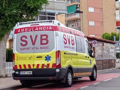 Foto de archivo de ambulancia de Soporte Vital Básico (SVB).
