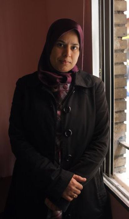 La abogada Zoubida Barik con el hiyab por el que fue expulsada de un juicio en la Audiencia Nacional.