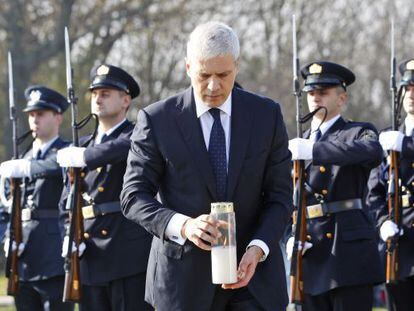 L'expresident serbi, Boris Tadic, durant l'acte d'homenatge als 200 croats assassinats per les tropes sèrbies a Vukovar, el 2010.