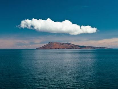 Vista de la isla Amantani, en la parte peruana del lago Titicaca.