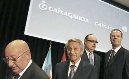 De izquierda a derecha, Mauro Varela, Julio Fern&aacute;ndez Gayoso, Javier de Paredes y Jos&eacute; Luis Pego.