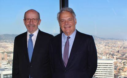 El presidente de EMD, Eusebio Díaz-Morena (i), e Ignacio Garralda, presidente de Mutua Madrileña.