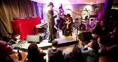 Último concierto en el Berlín Cafe.