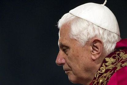 El papa Benedicto XVI, el Viernes Santo, en el Vaticano.
