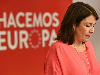 La vicesecretaria general del PSOE, Adriana Lastra, dimitió de este cargo en julio de 2022 y recibió tuits graves amenazando a su salud.