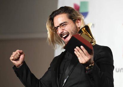 Maluma, al recibir el grammy a mejor álbum vocal pop por su disco 'F.A.M.E'. Es la primera vez que el artista recibe el galardón, aunque ya había estado nominado en años anteriores.