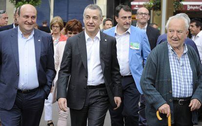El lehendakari, Íñigo Urkullu, y el presidente del PNV, Andoni Ortuzar, durante la campaña.