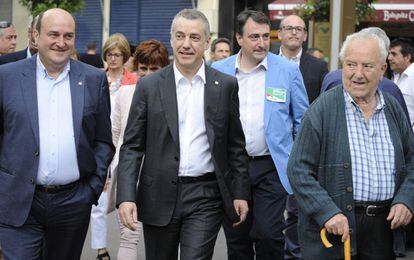 El lehendakari, &Iacute;&ntilde;igo Urkullu, y el presidente del PNV, Andoni Ortuzar, durante la campa&ntilde;a.