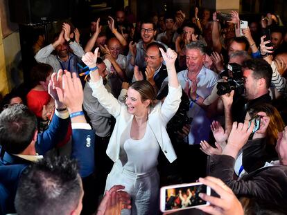 La candidata del PP al Govern balear, Marga Prohens, celebra la victoria en Palma.