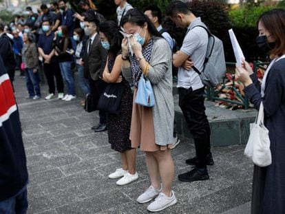 Homenaje a la memoria de Chow Tsz-lok, que murió al precipitarse de un edificio, el 8 de noviembre de 2019, en Hong Kong.