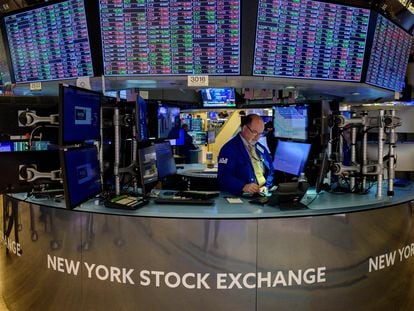 Imagen de un 'trader' en la Bolsa de Nueva York, el pasado agosto.