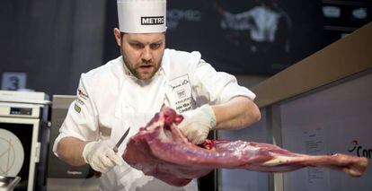 El chef Christopher William Davidsen en una competición en Budapest.