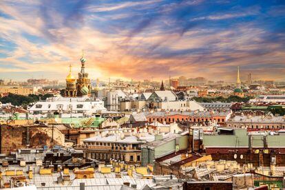 Panorámica de la preciosa ciudad rusa de San Petersburgo.