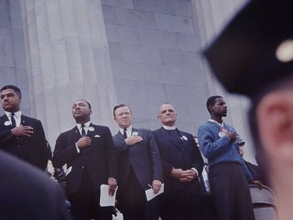 Martin Luther King (segundo por la izquierda) en la Marcha por el Trabajo y la Libertad de Washington (1963). 