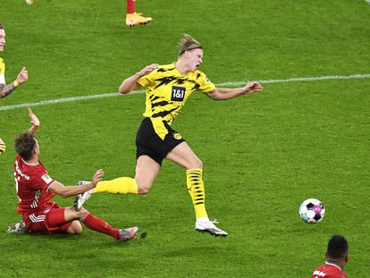 Momento de la lesión de Kimmich, cuando intentaba frenar a Haaland.