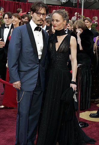Johnny Depp junto a su entonces esposa la actriz y cantante, Vanessa Paradis.