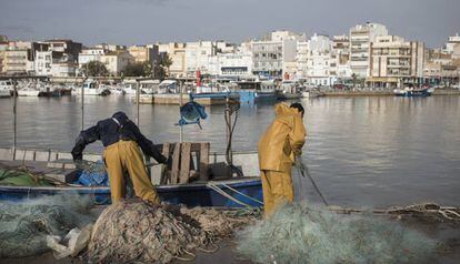 Pescadors al port de l'Ampolla, al delta de l'Ebre.