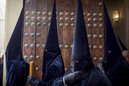 La Hermandad de la Carreterría de Sevilla en el Viernes Santo de 2018.