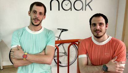 Luis Zamorano y &Aacute;lex Diago, cofundadores de Naak, la marca catalana de relojes.