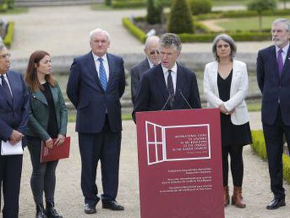 Gerry Adams pide al Gobierno español que dé  pasos positivos en favor de los presos  de la banda