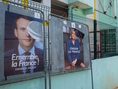 Pósters con el candidato presidencial francés Emmanuel Macron. 