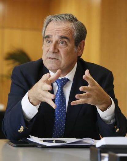 Jesús Aguilar, presidente del Consejo de Colegios Oficiales de Farmaceúticos en la sede de la institución en Madrid el miércoles.