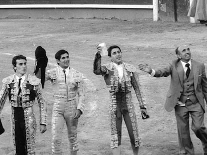 Victorino, aclamado en las Ventas junto a Palomar, Ruiz Miguel y Esplá, el 1 de junio de 1982.
