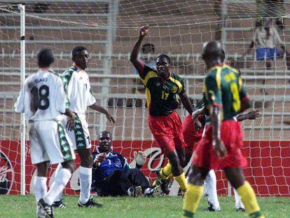 Uno de los goles de Camerún a Costa de Marfil en 2000.