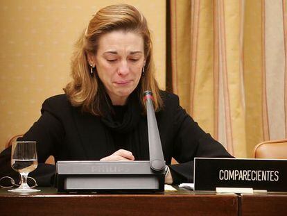 Pilar Manjón, representante de la Asociación de Víctimas del 11-M, en su comparecencia en el Congreso en 2004.