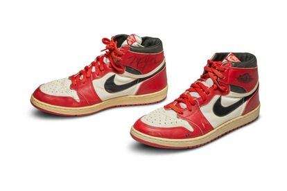 Sotheby’s vendió en mayo unas zapatillas de 1985 de Michael Jordan, Air Jordan 1, por 560.000 dólares.