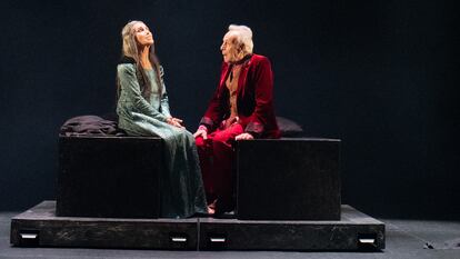 Ana Belén y José Luis Gómez, en una imagen promocional de 'Romeo y Julieta'.