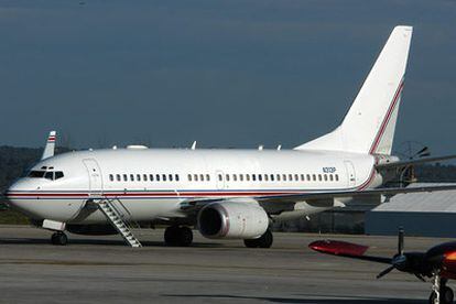 La fotografía del Boeing 737 con matrícula N313P, en el aeropuerto de Palma el 23 de enero de 2004, que dio la pista sobre vuelos de la CIA.