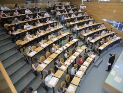 Arranca la prueba de acceso a la Universidad de la LOMCE. El Gobierno había previsto multitud de cambios a los que ha dado marcha atrás. Estas son las claves del examen