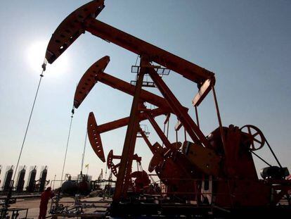 El petróleo sube un 10% desde mínimos del año gracias a la OPEP y Siria