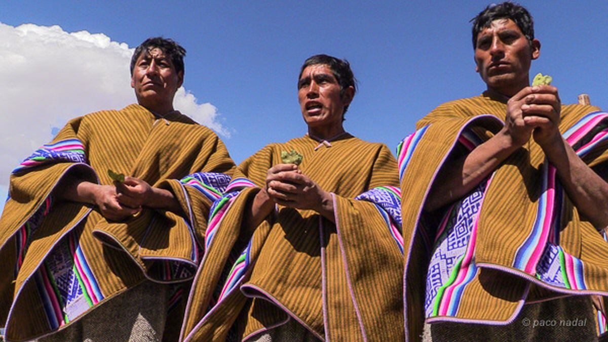 Convocando Apus Con Hojas De Coca En Perú | El Blog De Viajes De Paco ...