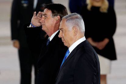 Bolsonaro con Netanyahu a su llegada a Israel este domingo.
