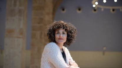 La escritora Rosario Villajos, el pasado 6 de febrero en Barcelona tras recibir el premio Biblioteca Breve.
