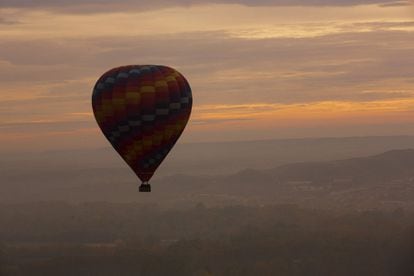 Los globos, que durante un vuelo turístico suelen alcanzar los 300 metros de altura, pueden llegar hasta los 1.000 durante una competición.