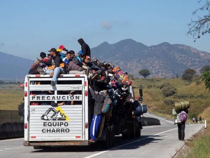 Una caravana de migrantes centroamericanos en Jalisco, México. 
