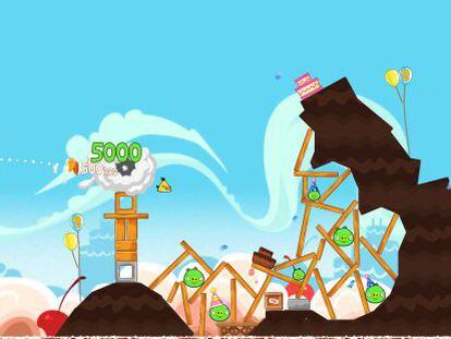 Captura de pantalla del videojuego Angry Birds.