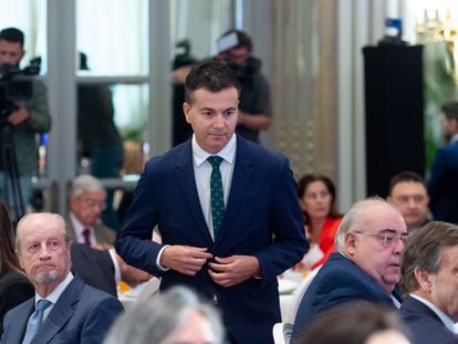 El ministro de Industria, Comercio y Turismo, Héctor Gómez, durante un desayuno informativo de Fórum Europa, en el Hotel Mandarin Oriental Ritz, a 28 de abril de 2023, en Madrid (España).