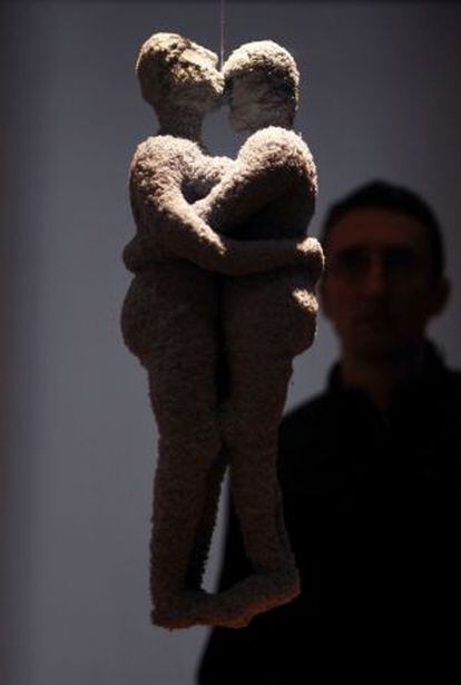 ‘Pareja’, de Louise Bourgeois, en una exposición en el Instituto Tomie Ohtake, en São Paulo.