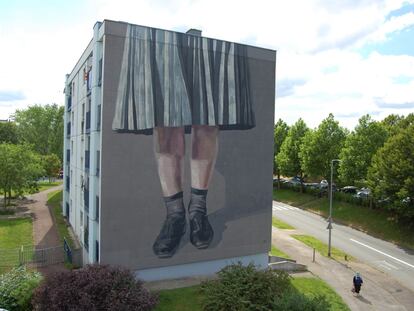 Mural de Hyuro en la ciudad francesa de Besançon.