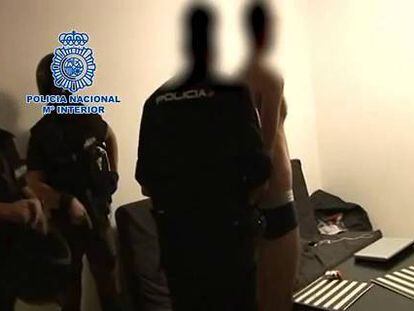 Los agentes detienen en A Coruña a uno de los miembros de la banda.