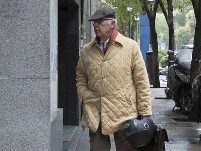 Rodrigo Rato, entrando en su casa de Madrid el pasado día 19 de octubre.