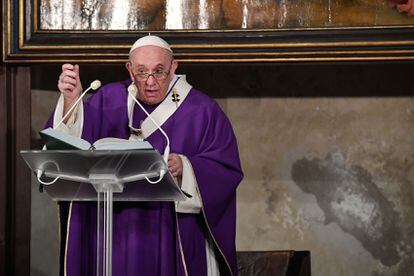 El papa Francisco, este lunes en el Pontificio Colegio Teutónico en Roma.