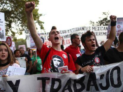 Manifestaci&oacute;n de estudiantes ayer en Madrid, contra los recortes y la ley Wert.