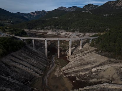 Embalse de la Llosa del Cavall al 20 por ciento de su capacidad, en Sant Llorenc de Morunys (Lleida), el 1 de noviembre de 2023.