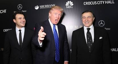 Trump con el cantante pop Emin Agalarov y a la derecha su padre, Aras Agalarov.