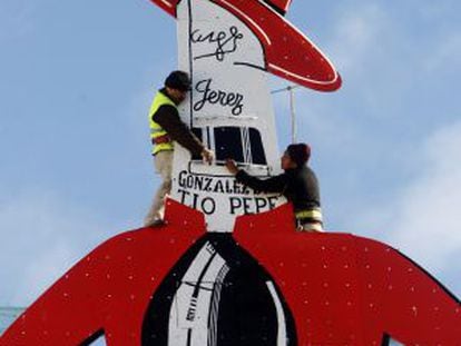 El cartel de Tío Pepe, en la Puerta del Sol, se ha convertido en un icono.